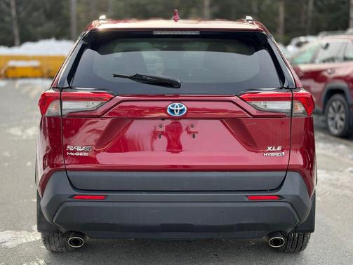 2021 Toyota RAV4 Hybrid XLE