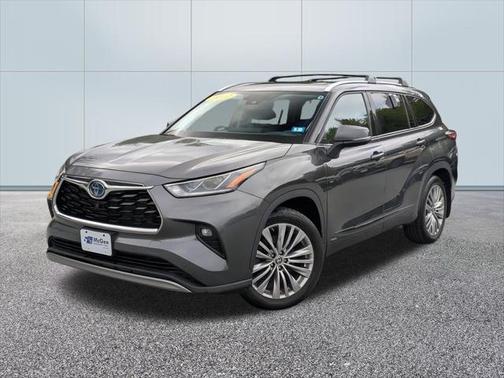2022 Toyota Highlander Hybrid Platinum