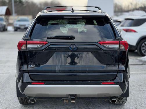 2022 Toyota RAV4 Hybrid SE