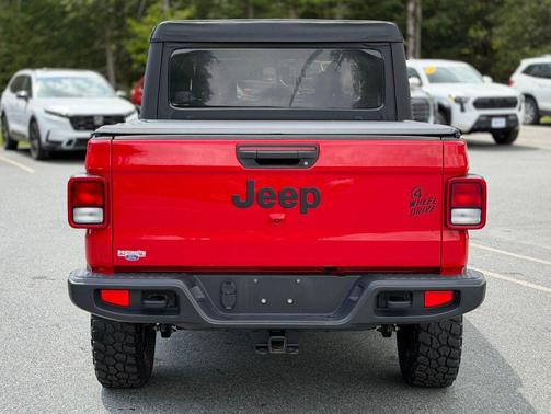 Firecracker Red Clearcoat 2021 Jeep Gladiator Sport