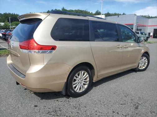 2013 Toyota Sienna XLE