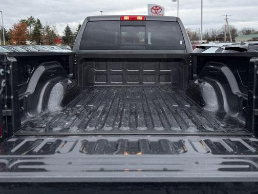 2024 RAM 2500 Laramie Crew Cab 4x4 6'4' Box