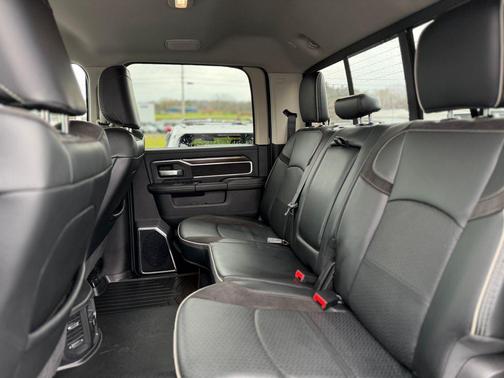 2024 RAM 2500 Laramie Crew Cab 4x4 6'4' Box