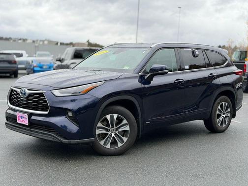 2022 Toyota Highlander Hybrid XLE