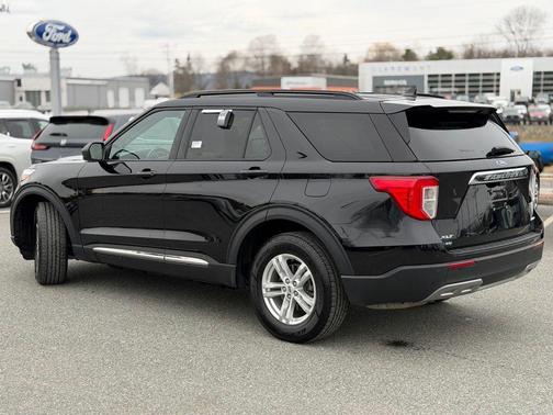 Agate Black Metallic 2022 Ford Explorer XLT