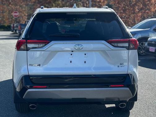 2025 Toyota RAV4 Hybrid SE