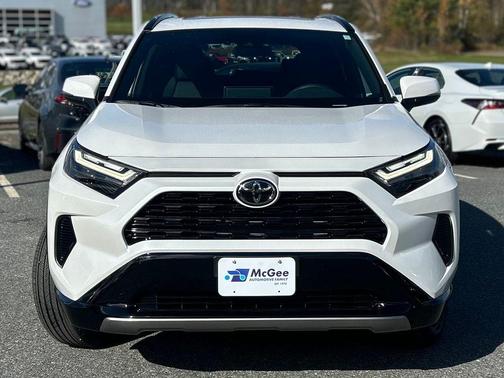 2025 Toyota RAV4 Hybrid SE
