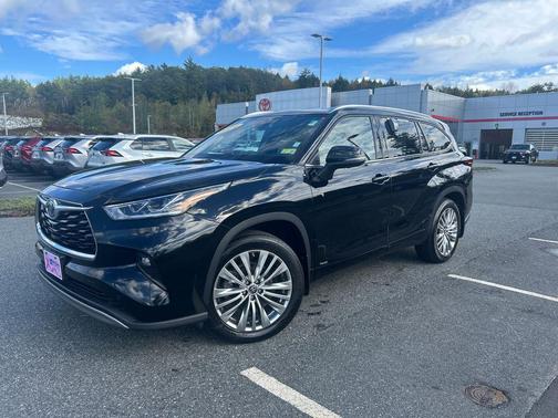 2024 Toyota Highlander Hybrid Platinum