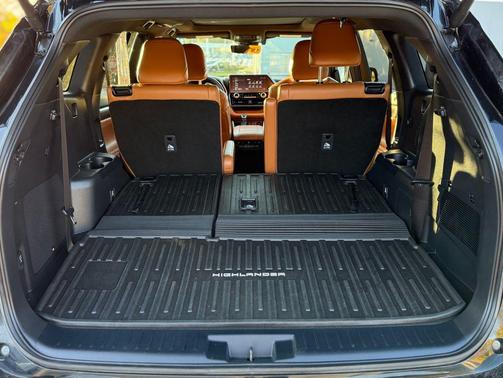 2024 Toyota Highlander Hybrid Platinum