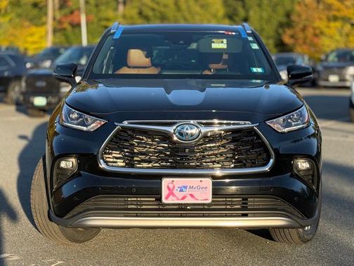 2024 Toyota Highlander Hybrid Platinum