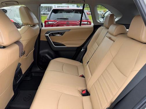 Blizzard Pearl 2022 Toyota RAV4 Hybrid XLE Premium