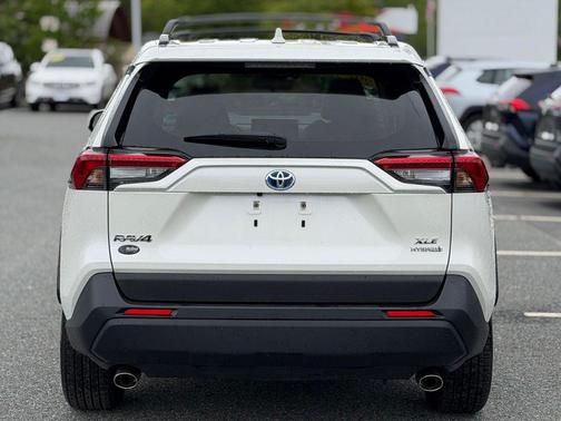 Blizzard Pearl 2022 Toyota RAV4 Hybrid XLE Premium