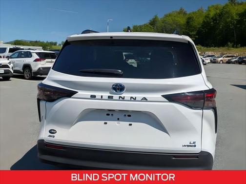 2024 Toyota Sienna LE