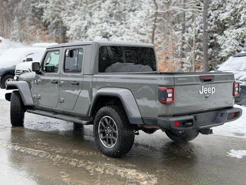 2021 Jeep Gladiator Overland