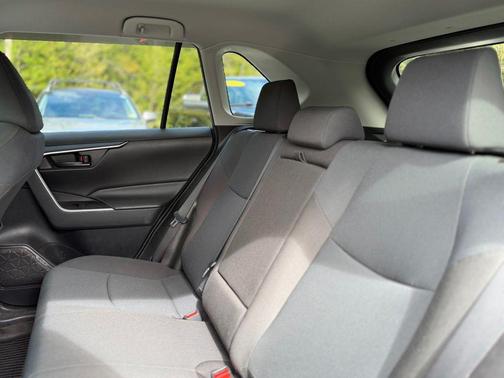 Pearl 2021 Toyota RAV4 Hybrid LE