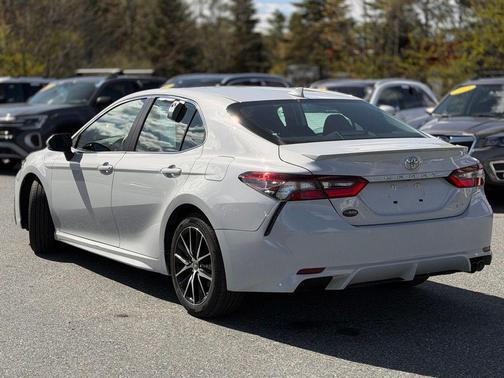 01k6 2024 Toyota Camry SE