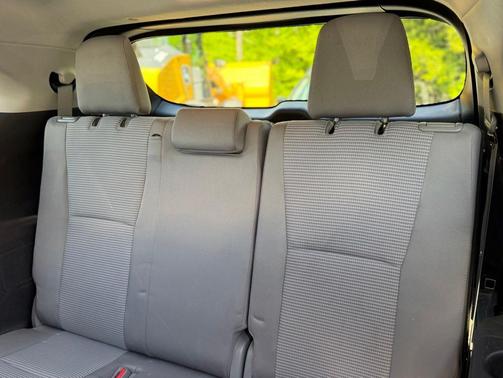 Magnetic Gray Metallic 2021 Toyota Highlander LE