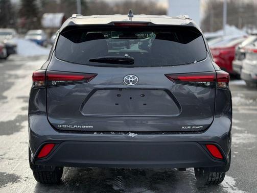 2025 Toyota Highlander XLE