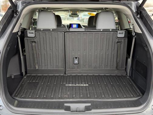 2025 Toyota Highlander XLE