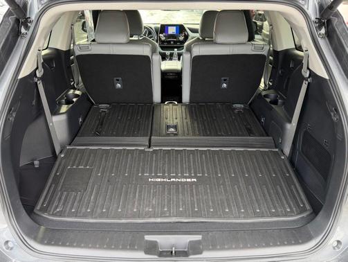 2025 Toyota Highlander XLE