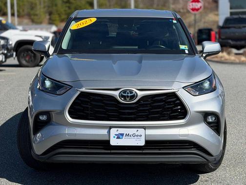 Celestial Silver Metallic 2023 Toyota Highlander LE
