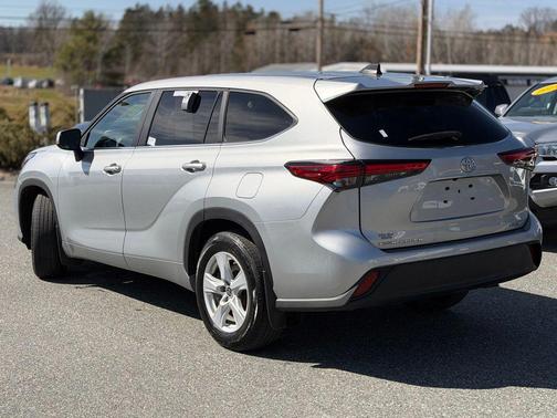 Celestial Silver Metallic 2023 Toyota Highlander LE