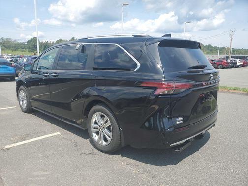 2023 Toyota Sienna Platinum 7 Passenger