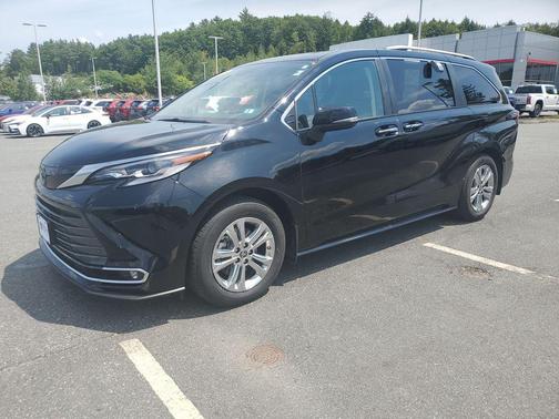 2023 Toyota Sienna Platinum 7 Passenger