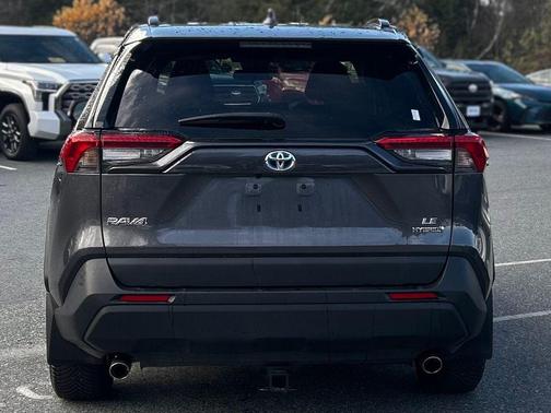 2022 Toyota RAV4 Hybrid LE