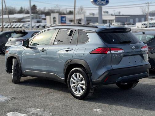 2024 Toyota Corolla Cross LE