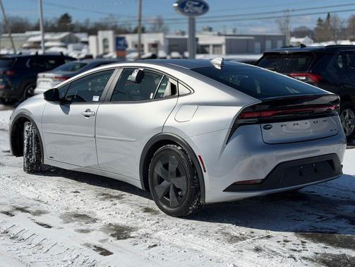 2025 Toyota Prius LE