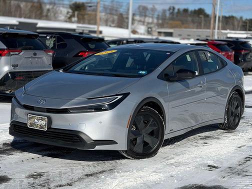 2025 Toyota Prius LE