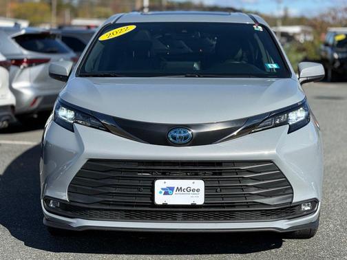 2022 Toyota Sienna Woodland Edition