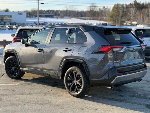 2024 Toyota RAV4 Hybrid SE