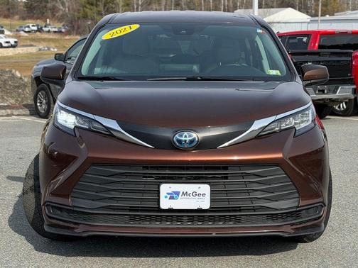 2021 Toyota Sienna LE
