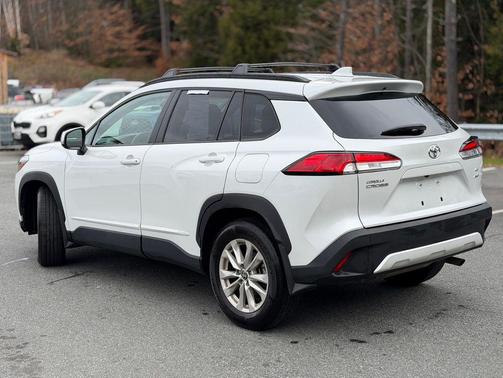 2022 Toyota Corolla Cross LE