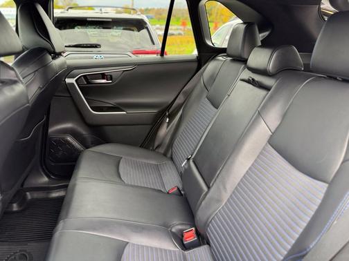 Midnight Black Metallic 2022 Toyota RAV4 Hybrid XSE