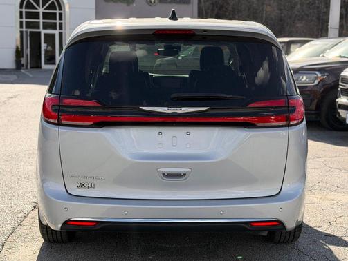 Silver Mist Clearcoat 2024 Chrysler Pacifica Touring L