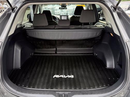 Magnetic Gray Metallic 2021 Toyota RAV4 Hybrid XLE