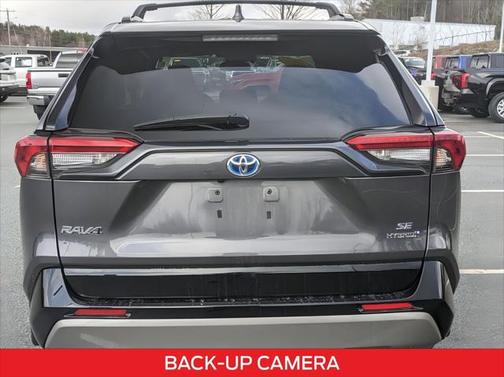 2022 Toyota RAV4 Hybrid SE