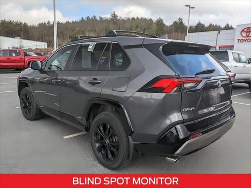 2022 Toyota RAV4 Hybrid SE