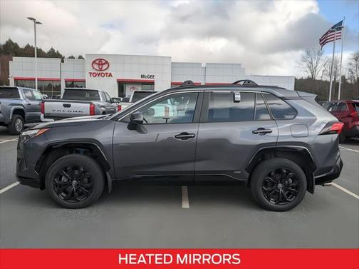 2022 Toyota RAV4 Hybrid SE