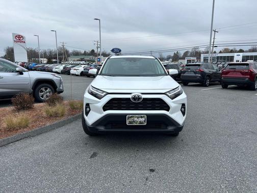 2025 Toyota RAV4 XLE Premium