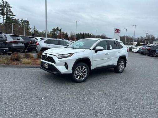 2025 Toyota RAV4 XLE Premium