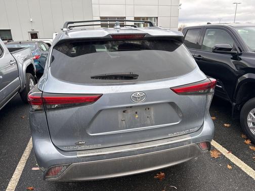 2023 Toyota Highlander Platinum