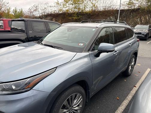 2023 Toyota Highlander Platinum