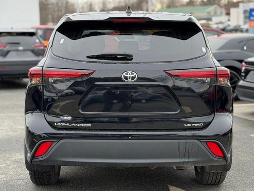 2024 Toyota Highlander LE