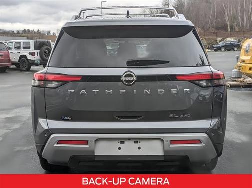 2022 Nissan Pathfinder SL 4WD