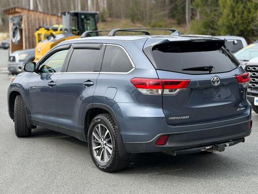 Shoreline Blue Pearl 2019 Toyota Highlander XLE