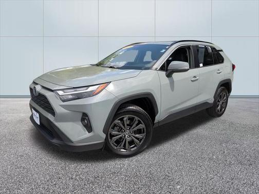 2022 Toyota RAV4 Hybrid XLE Premium
